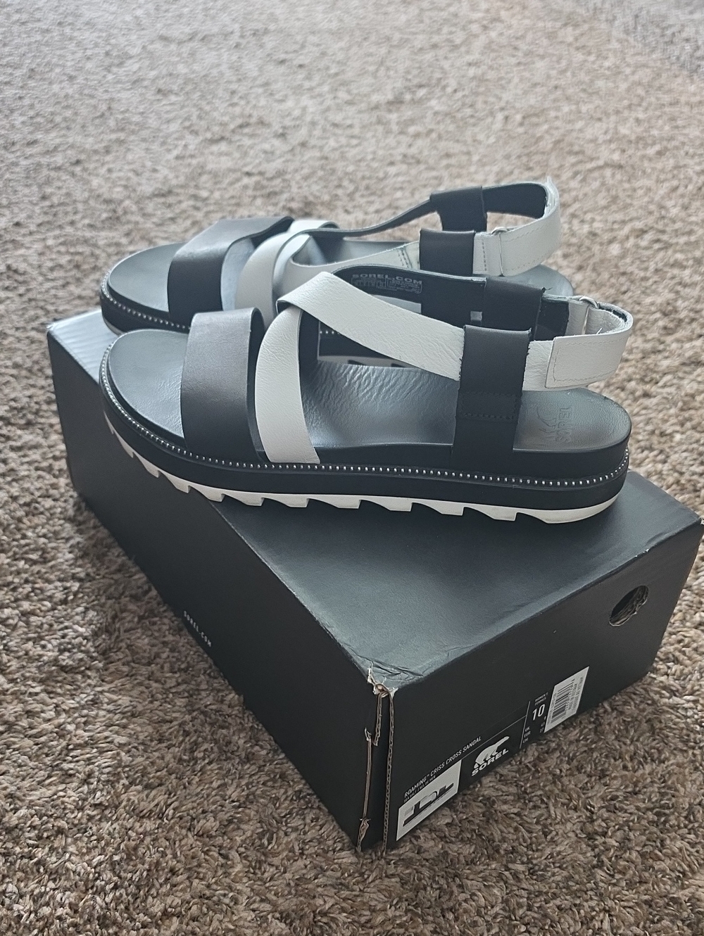 SOREL Roaming Criss Cross Sandal! Womens Sz 10! Black And White! Sea Salt!